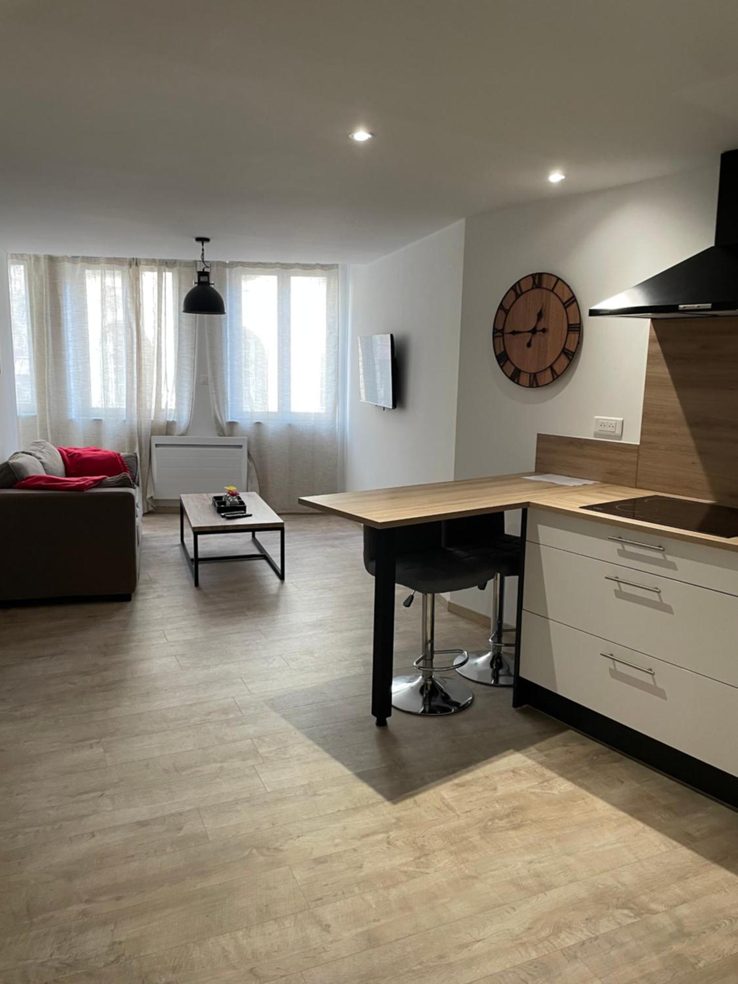 F2 Centre Historique Saint Colomban Apartment Luxeuil-les-Bains Luaran gambar